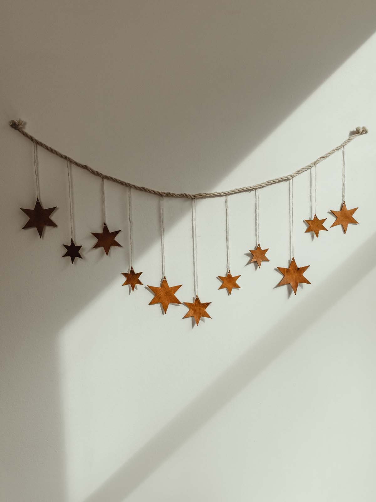 2022_J_Wall_Hanging_1200x1600_03.jpg